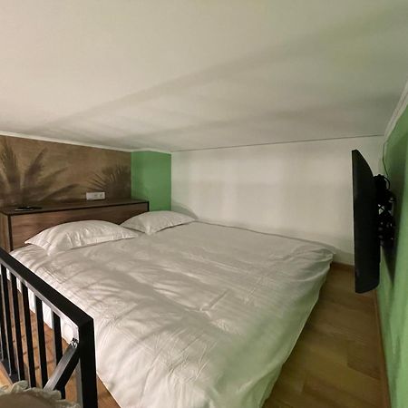 Central Apartment With 2 Bedrooms And 2 Bathrooms Oradea Extérieur photo
