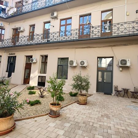 Central Apartment With 2 Bedrooms And 2 Bathrooms Oradea Extérieur photo