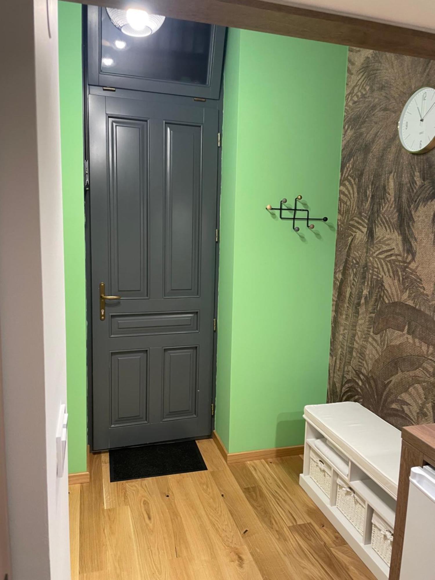 Central Apartment With 2 Bedrooms And 2 Bathrooms Oradea Extérieur photo