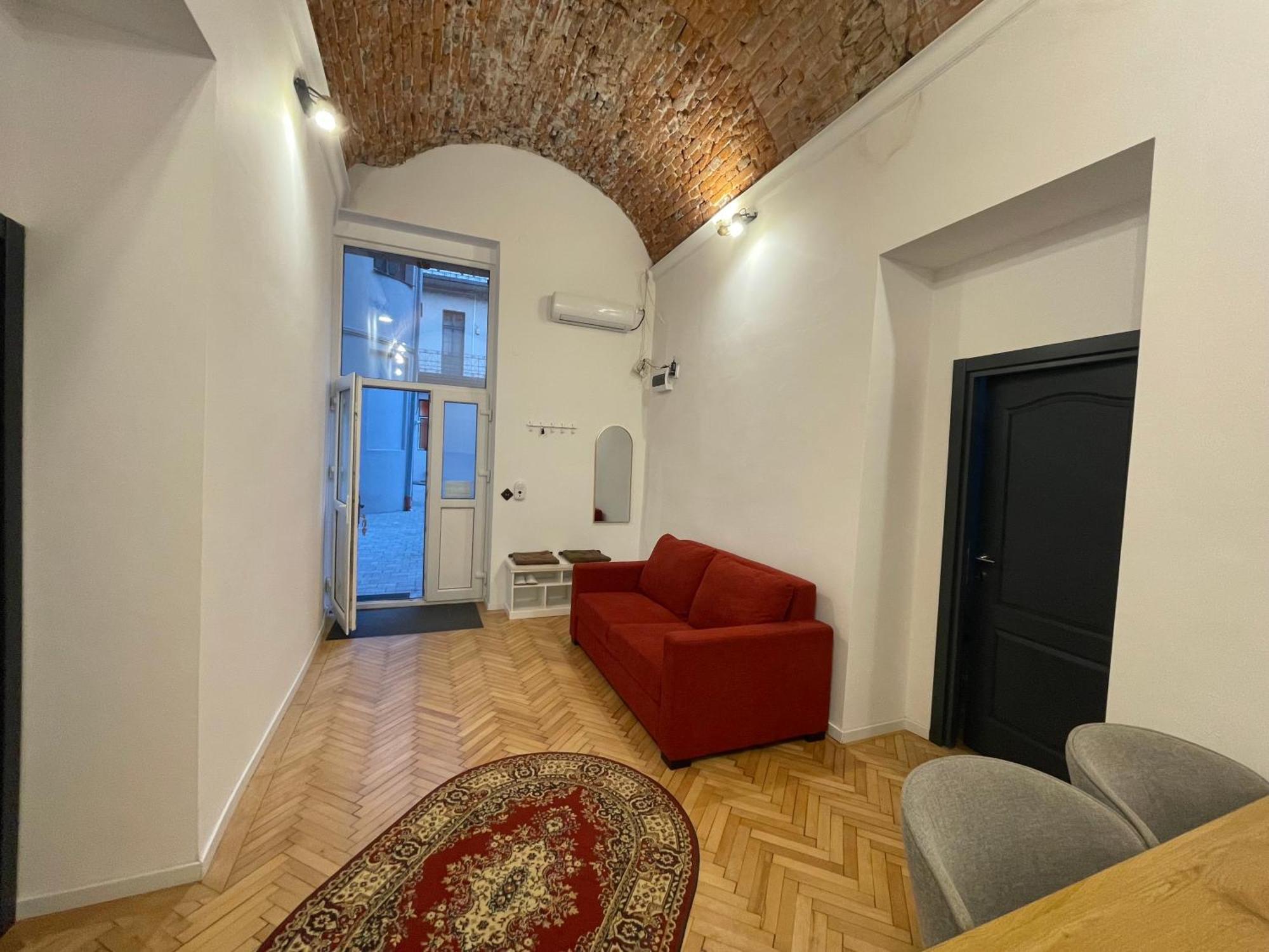 Central Apartment With 2 Bedrooms And 2 Bathrooms Oradea Extérieur photo