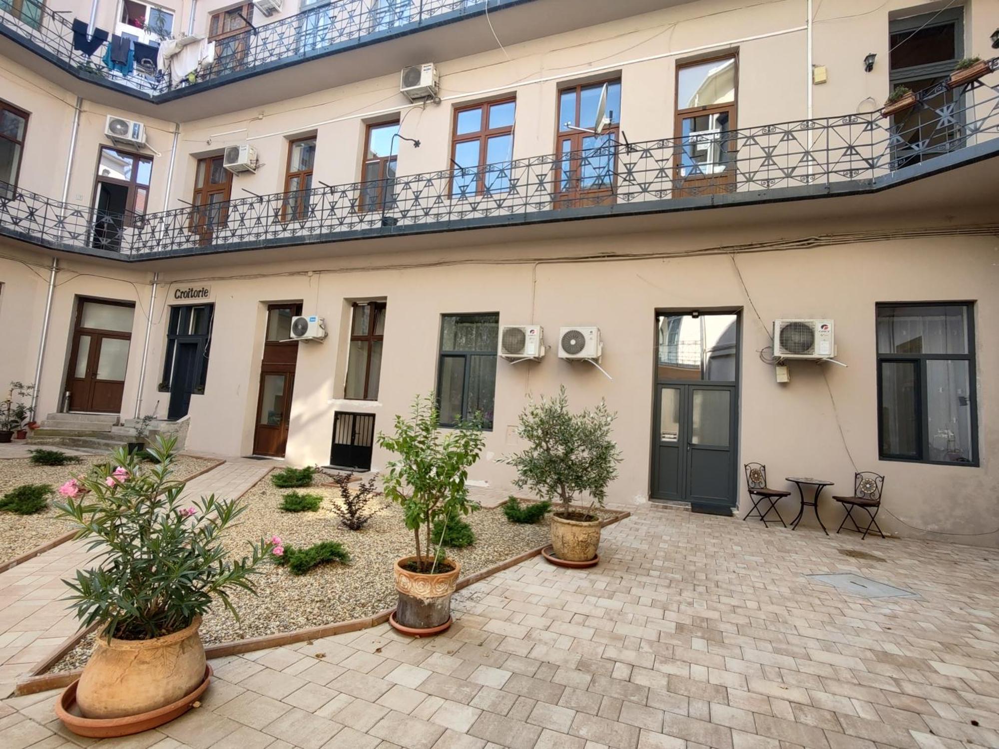 Central Apartment With 2 Bedrooms And 2 Bathrooms Oradea Extérieur photo
